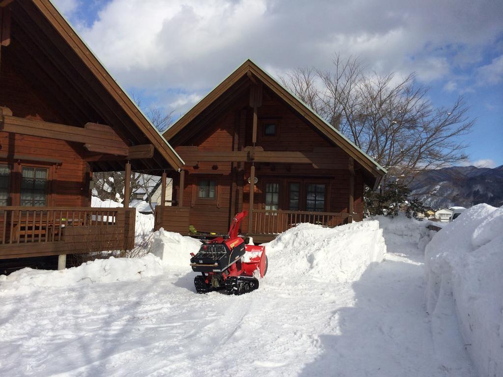 Log Cottage Tomato Hakuba Exterior photo